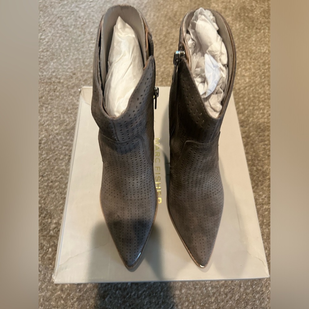 Marc Fisher ‘Daire’ Boot /Luxe high-end size 9